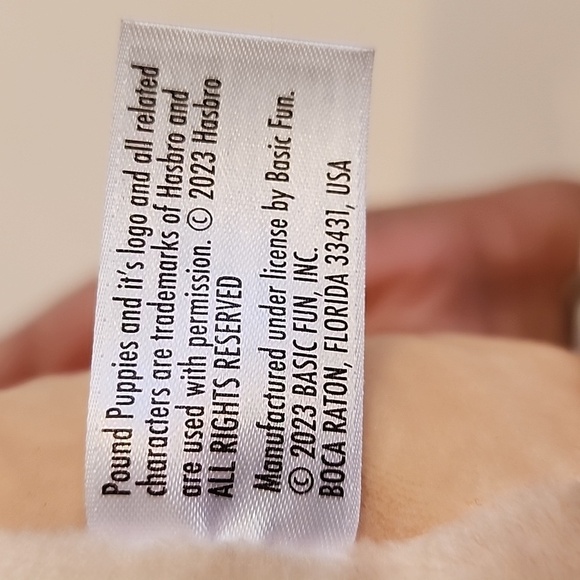 Pound Puppies - Classic Plush - Sleepy - Tan, Eco-Friendly - Picture 10 of 12